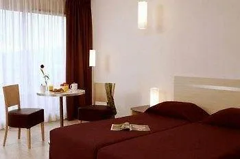 Appart'Hotel - Residence La Closeraie Lourdes 3*,